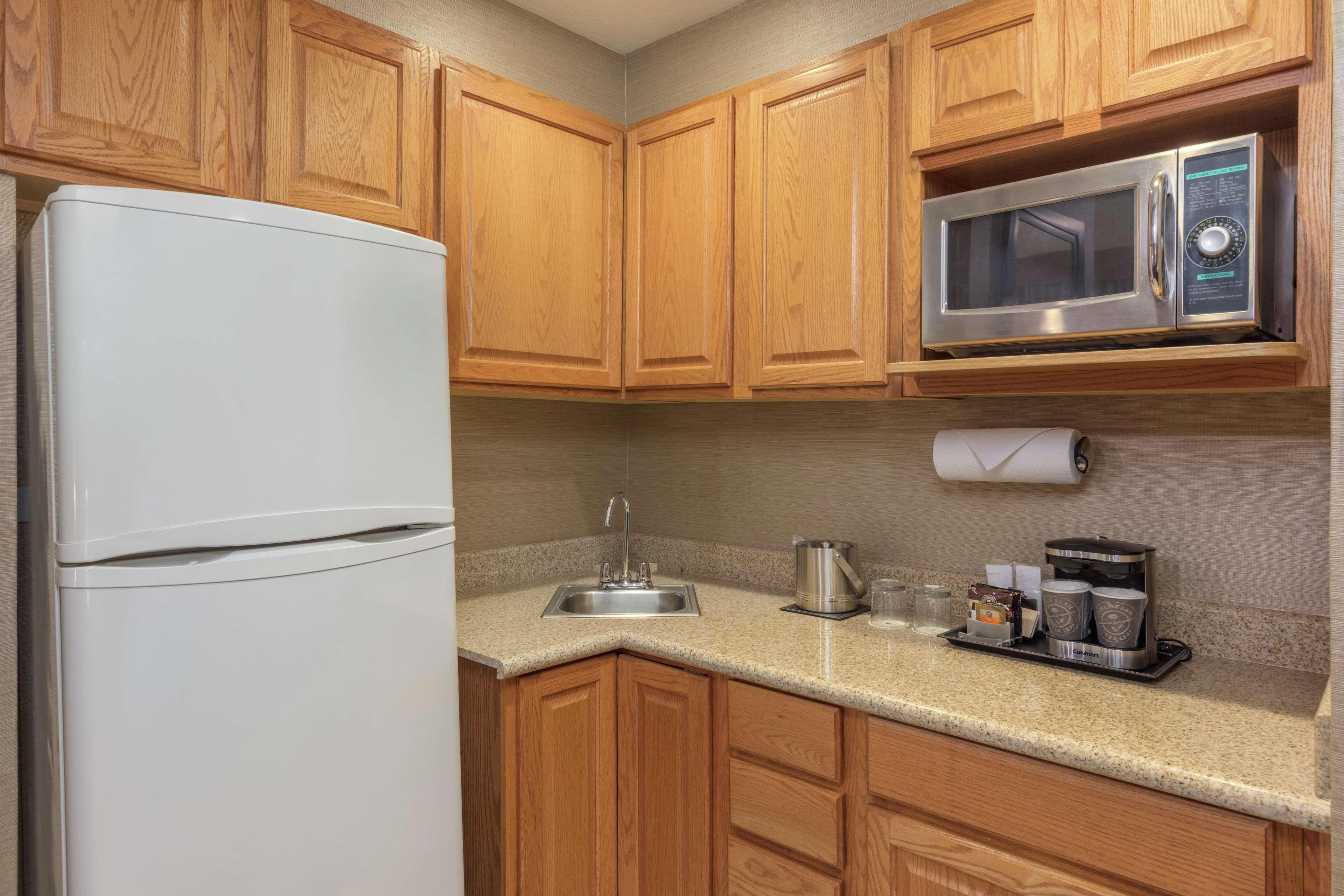 Doubletree Suites By Hilton Saltillo Bagian luar foto