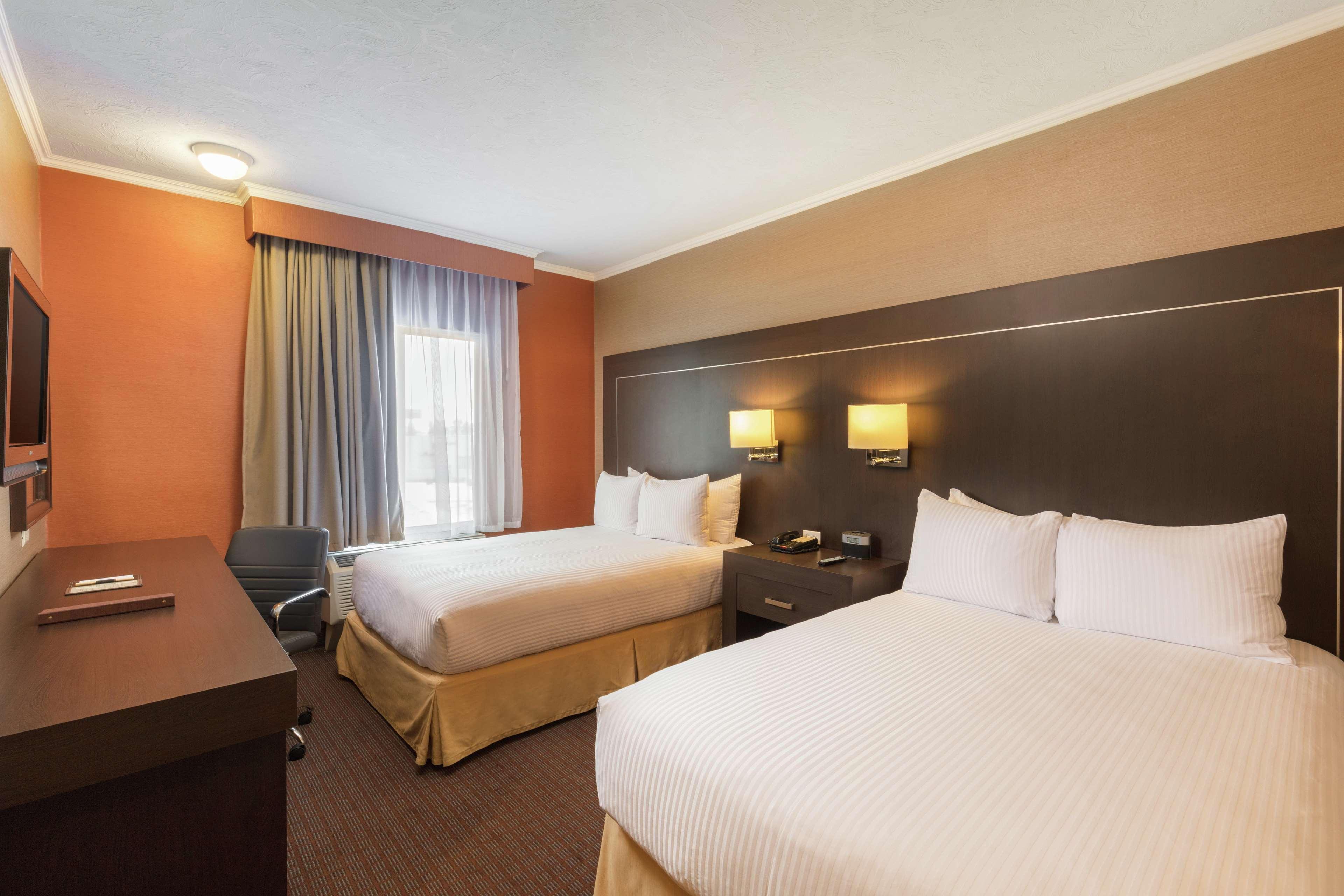 Doubletree Suites By Hilton Saltillo Bagian luar foto