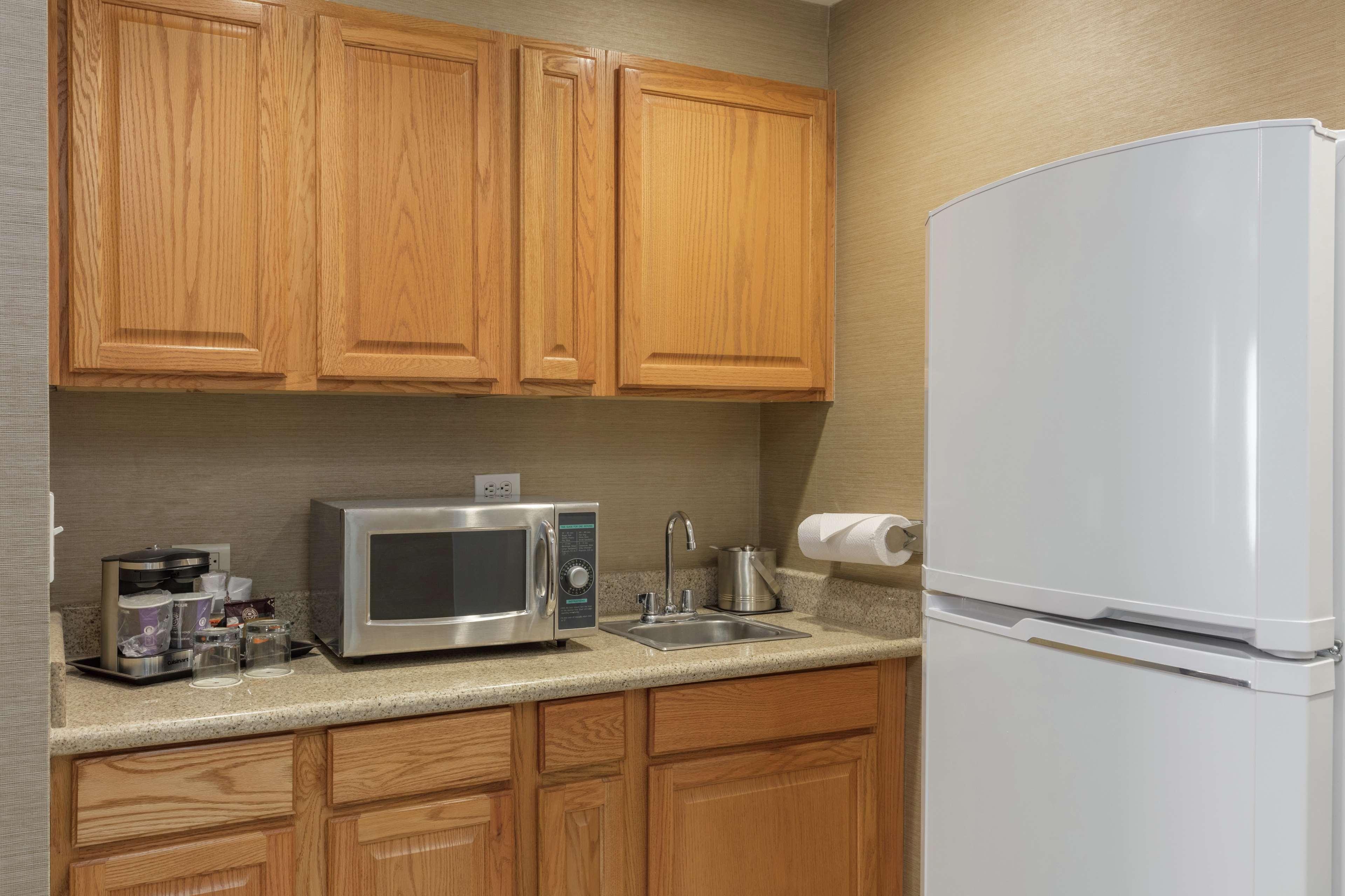 Doubletree Suites By Hilton Saltillo Bagian luar foto