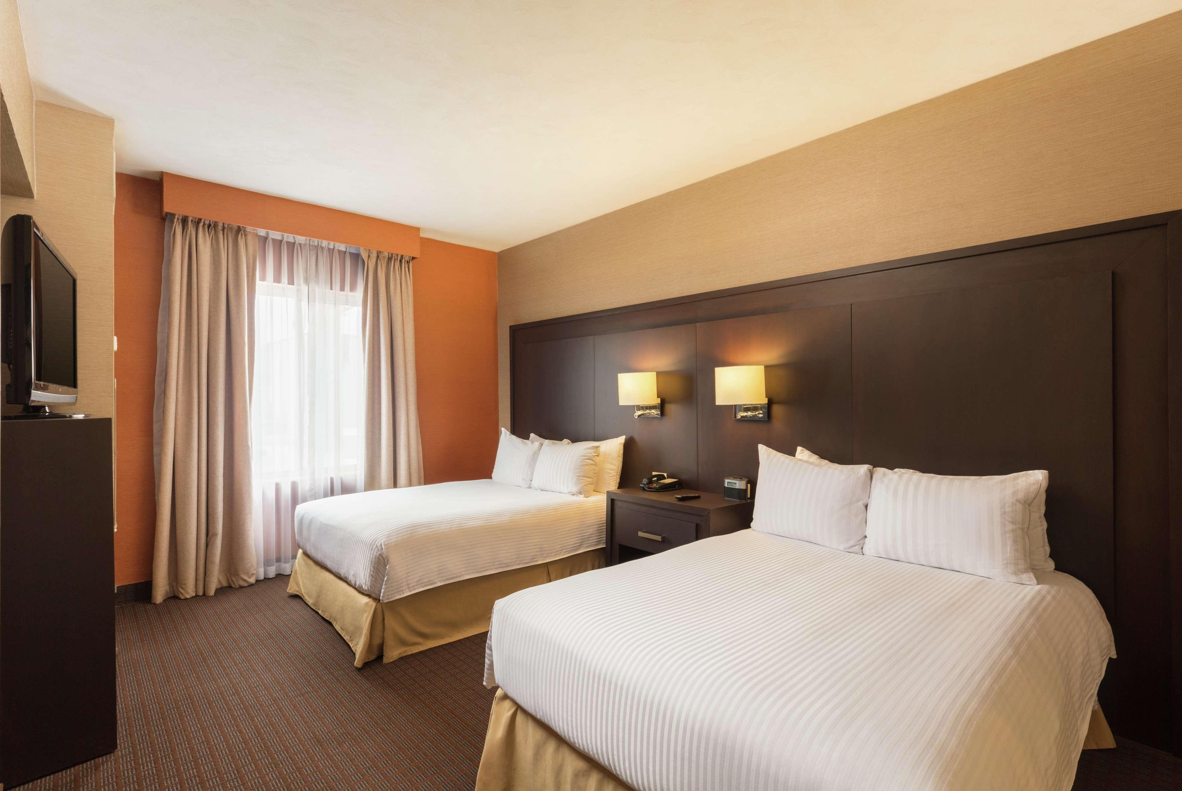 Doubletree Suites By Hilton Saltillo Bagian luar foto