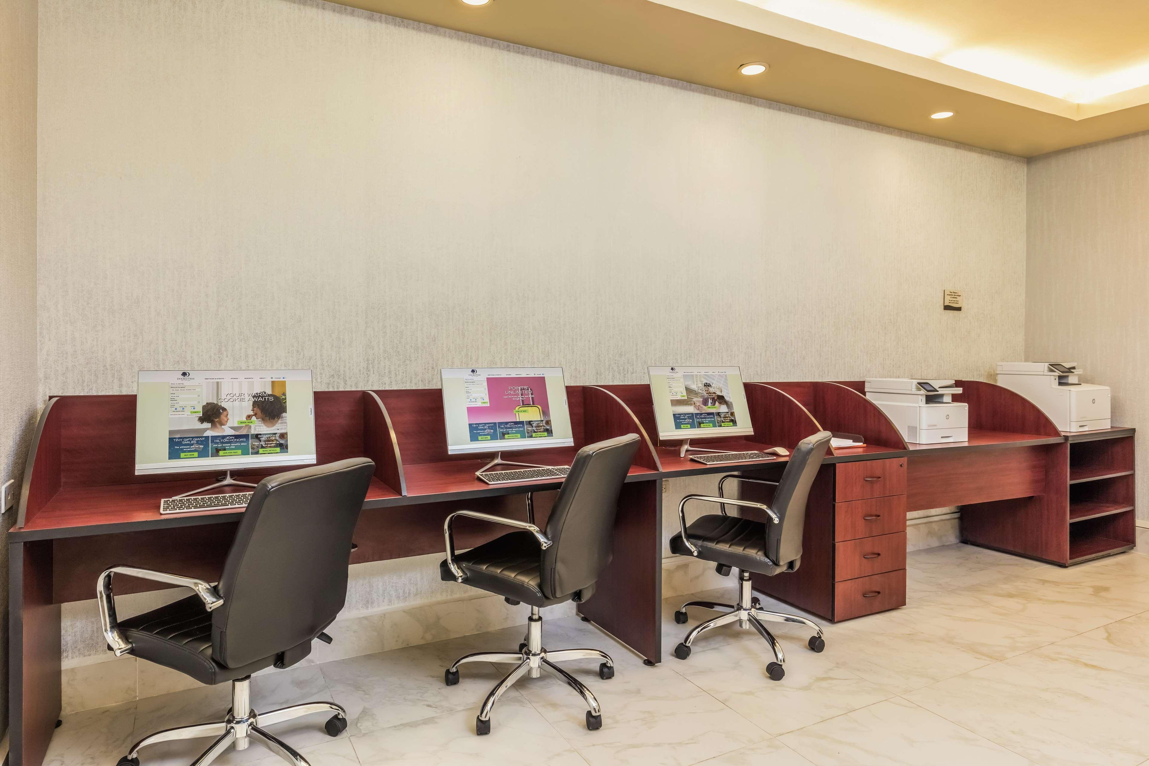 Doubletree Suites By Hilton Saltillo Bagian luar foto