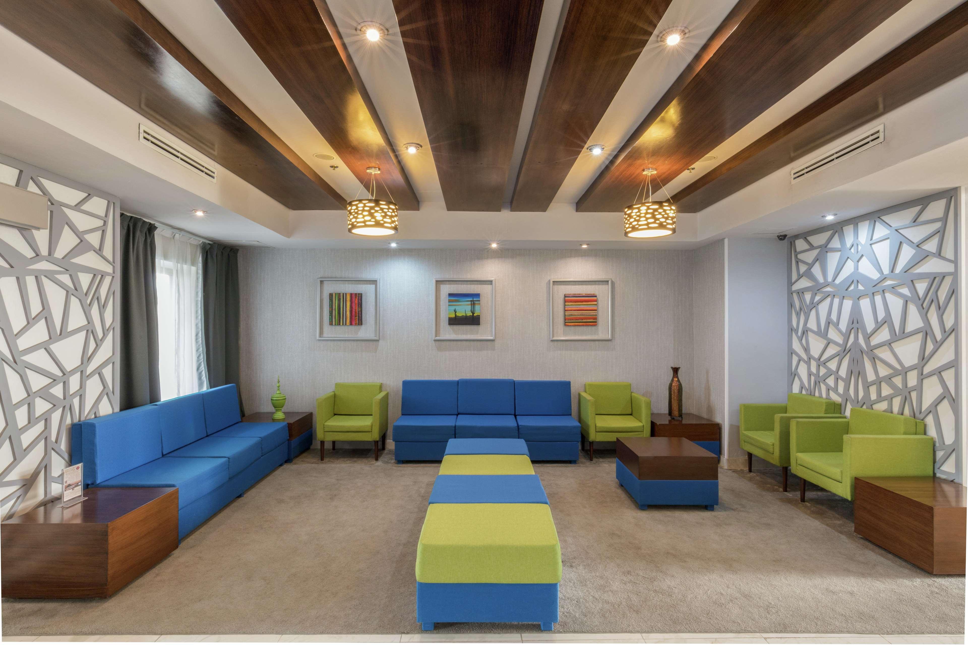 Doubletree Suites By Hilton Saltillo Bagian luar foto
