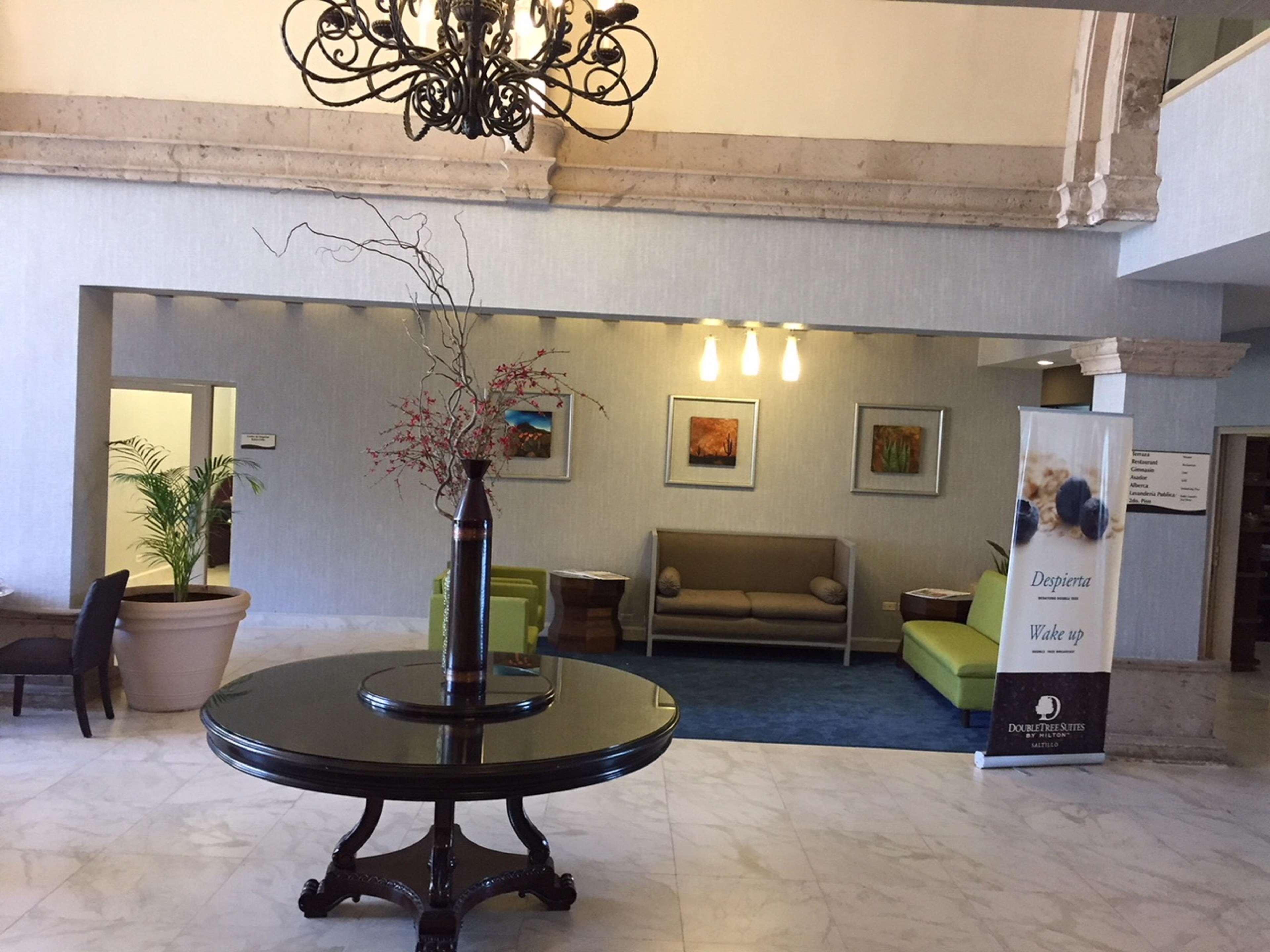 Doubletree Suites By Hilton Saltillo Bagian luar foto