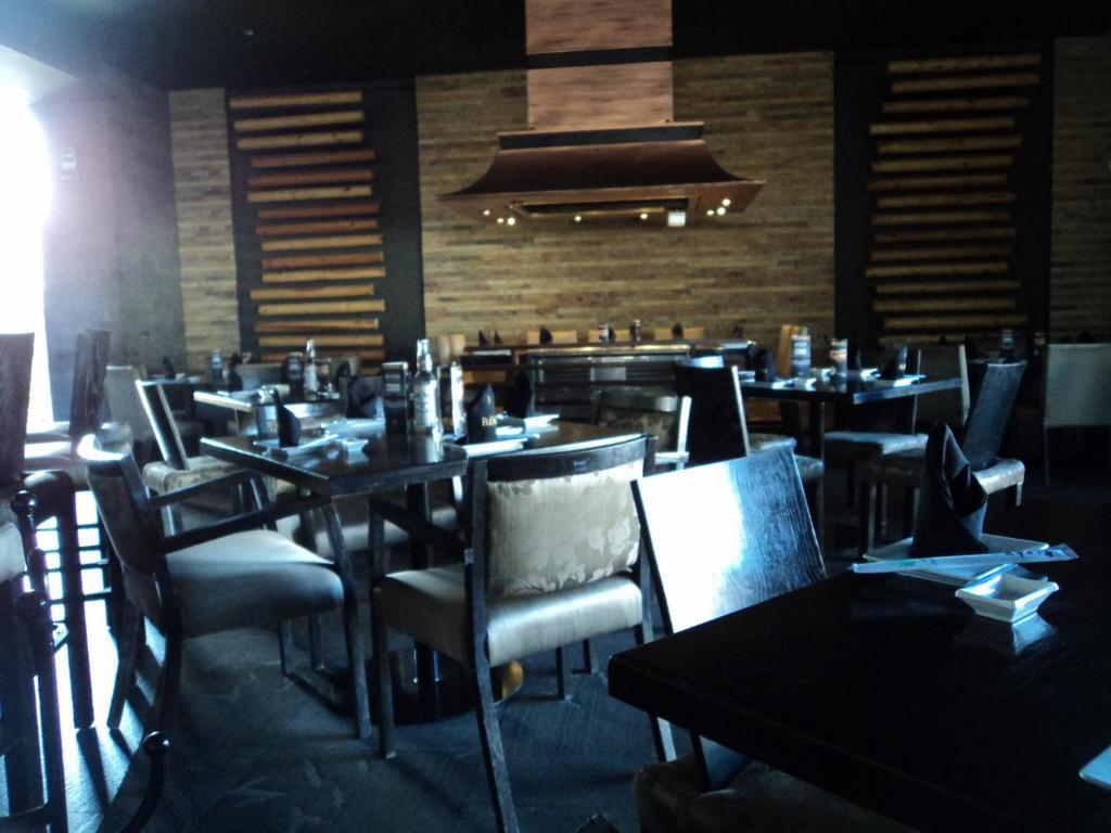 Doubletree Suites By Hilton Saltillo Bagian luar foto