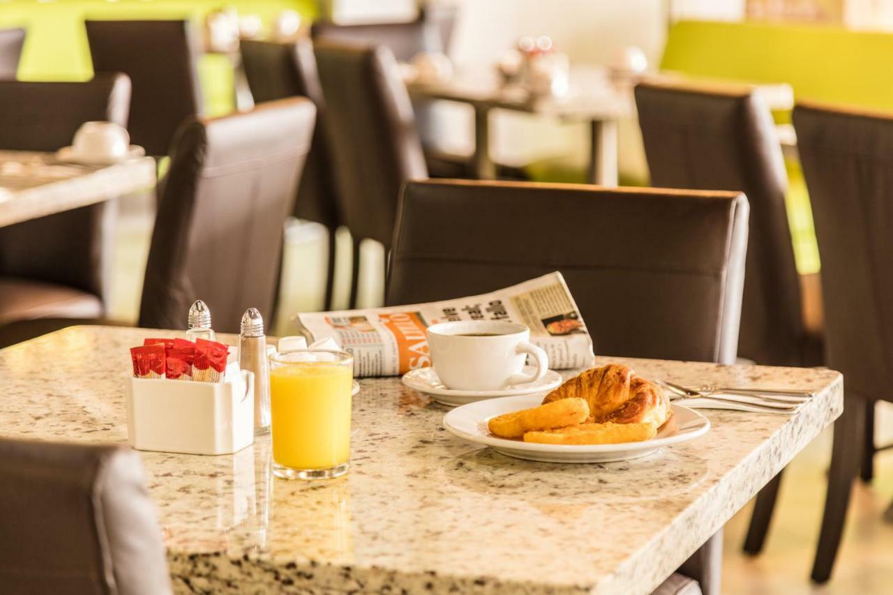 Doubletree Suites By Hilton Saltillo Bagian luar foto