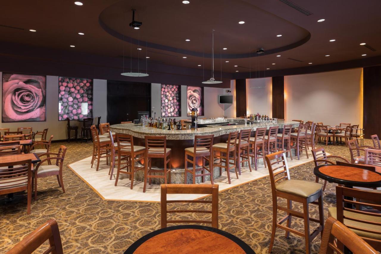 Doubletree Suites By Hilton Saltillo Bagian luar foto